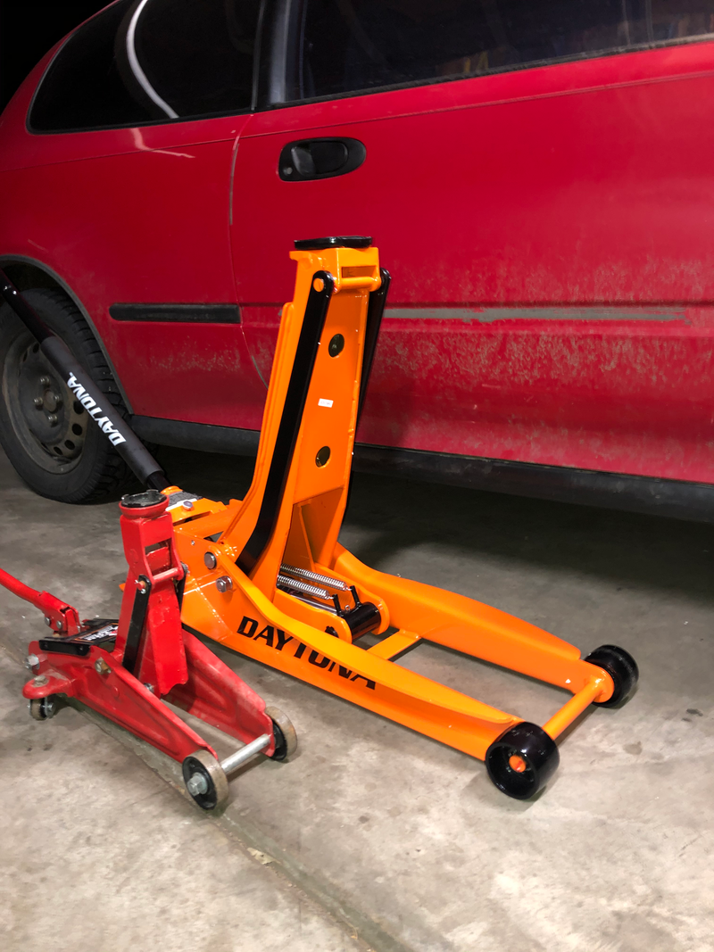 Illustration for article titled I just had to giggle at the very real potential of rolling my car over with the new jack